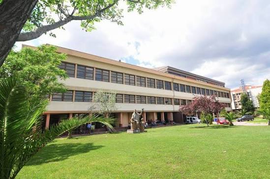 Ege Üniversitesi Merkez Kütüphanesi Dış Görünümü